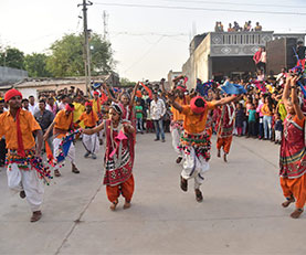 We rise by lifting others.