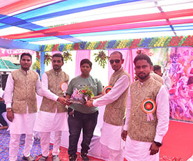 We rise by lifting others.