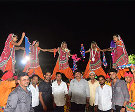 We rise by lifting others.