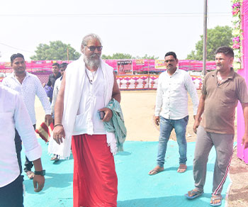 We rise by lifting others.