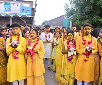 We rise by lifting others.