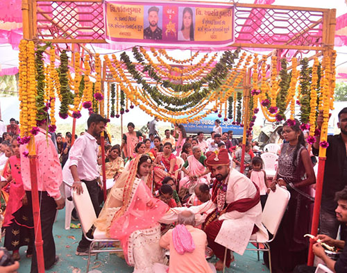 We rise by lifting others.